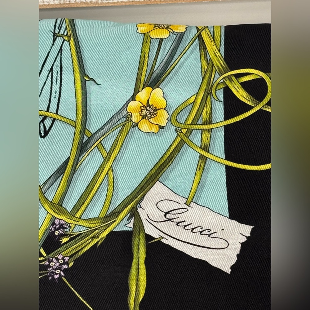 GUCCI SILK FLORAL Infinity Chrissy Square Scarf Turquoise Blue/Black